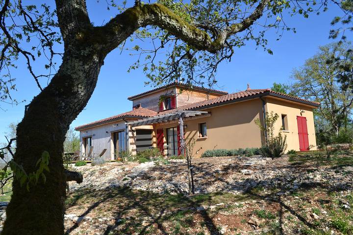 Cottage pour 2 personnes, avec jardin à Nadaillac-de-Rouge