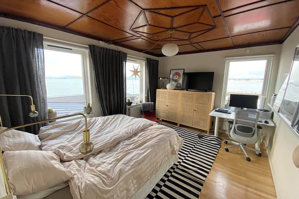 Ocean Front Villa 20 meters from the ocean with Private beach in Göteborg, Västergötland