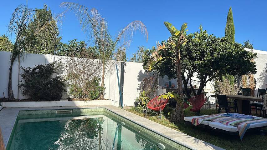 Casa de férias para 7 pessoas, com piscina e jardim e ainda jacuzzi, com animais de estimação em Setúbal
