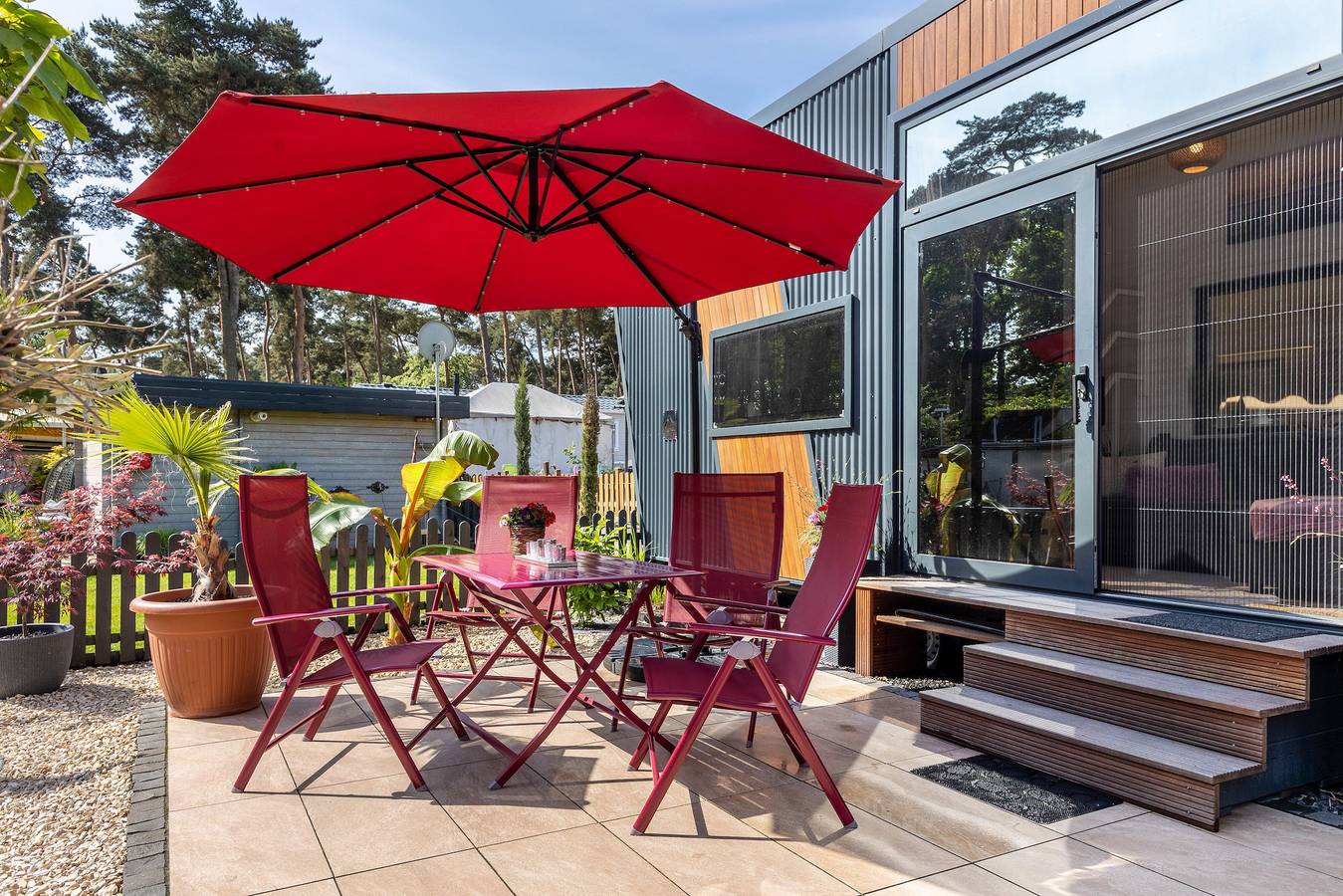 Ganze Ferienwohnung, Tiny House Queen Dream mit privater Terrasse, privatem Garten und Wlan in Brandenburg an der Havel