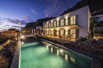 Location de vacances pour 6 personnes, avec piscine et terrasse ainsi que vue et jardin à Paul Do Mar