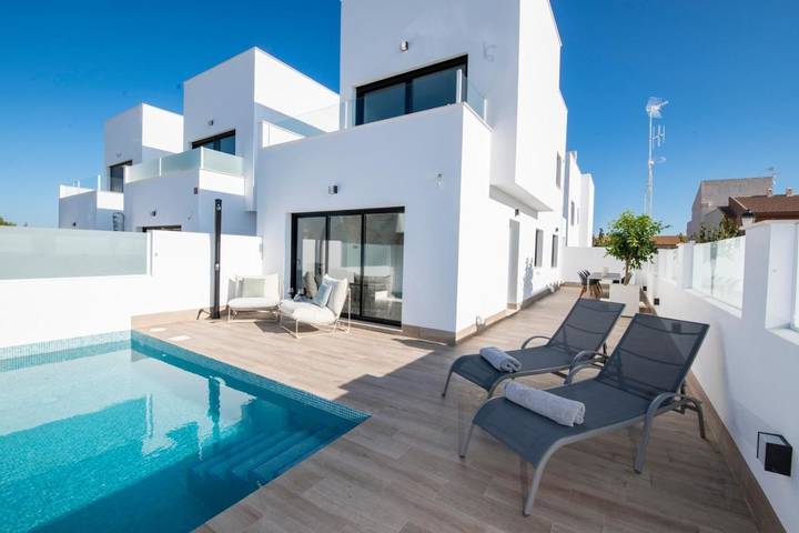 Casa rural para 8 personas, con Balcón y Terraza además de Jardín y Piscina en San Pedro del Pinatar