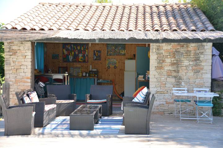 Gîte pour 4 personnes, avec jardin ainsi que terrasse et piscine à Barjac - 4