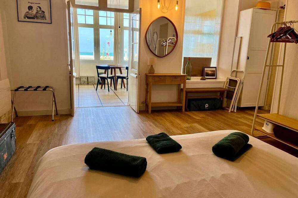 Entire apartment, La parenthèse marine, sea view with terrace in Arromanches-les-Bains, Bayeux region