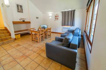 Gîte pour 6 personnes, avec piscine et terrasse dans Massegros Causses Gorges