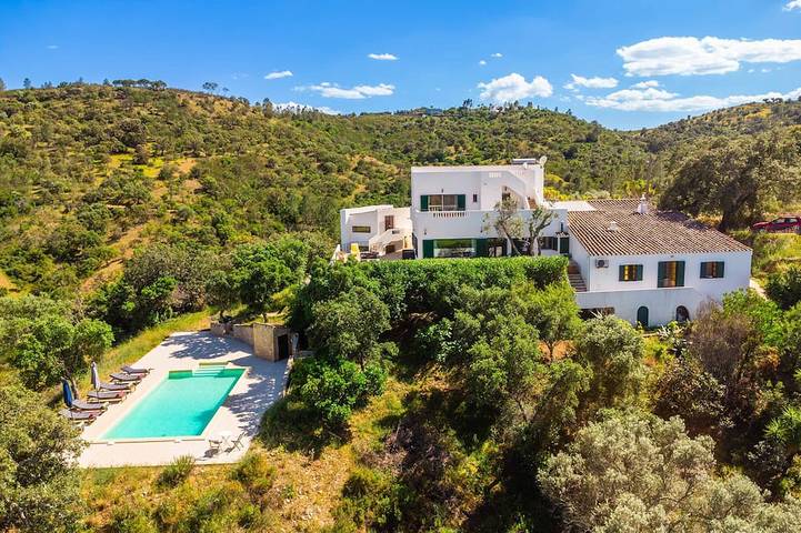 Location de vacances pour 12 personnes, avec jardin dans Santa Catarina da Fonte do Bispo