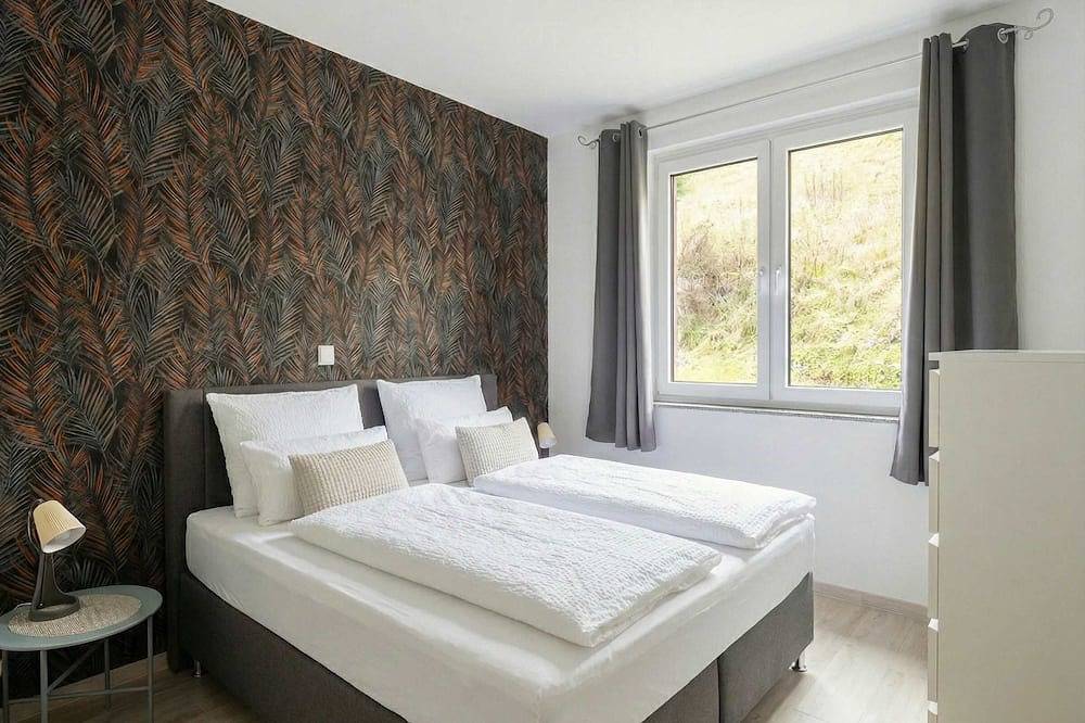Ganze Wohnung, Waldsee Apartments - Sauna, Whirlpool & Balkon in Rieden (Eifel), Osteifel