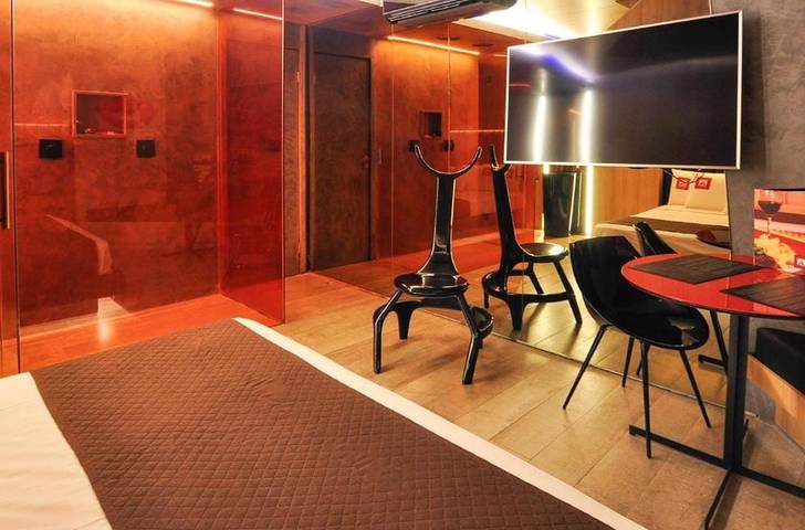 Gîte pour 2 personnes, avec terrasse ainsi que piscine et jacuzzi à Badalona - 4