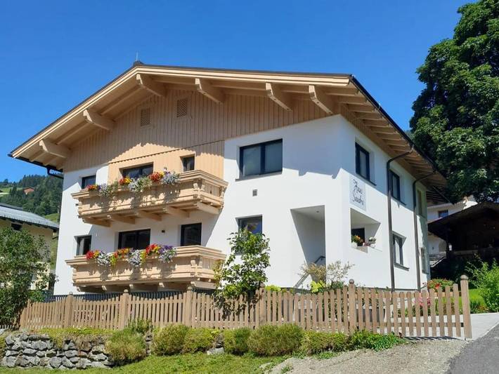 Apartament wakacyjny dla 4 osób, z ogród i taras w Saalbach