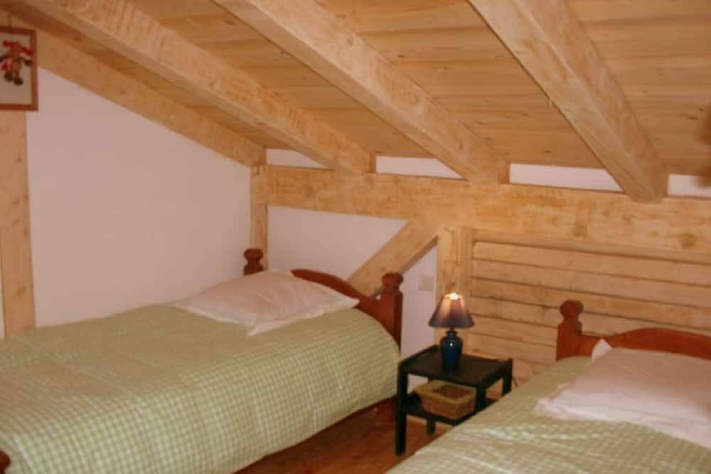 Ker Puigmal -Berghütte-Familie-Bergblick-barrierefreies Badezimmer in Saint-Pierre-dels-Forcats, Parc naturel régional des Pyrénées catalanes