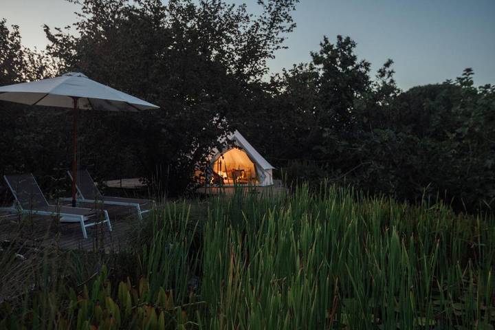 Camping per 3 persone, con Terrazza e Giardino nonché Panorama a Salerno