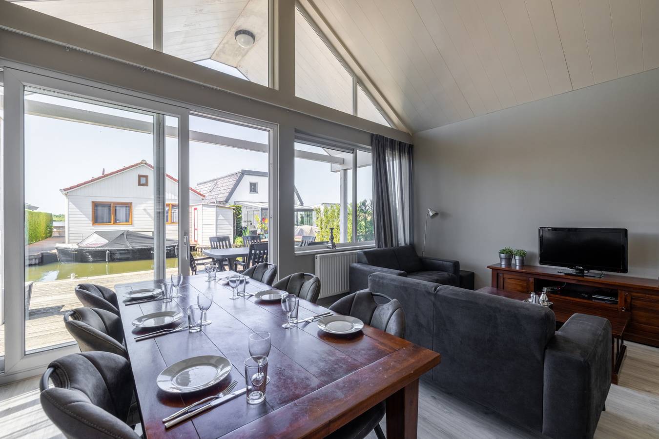 Ferienhaus für 6 Personen mit Terrasse am Wasser in Wervershoof am Ijsselmeer. in Ijsselmeer
