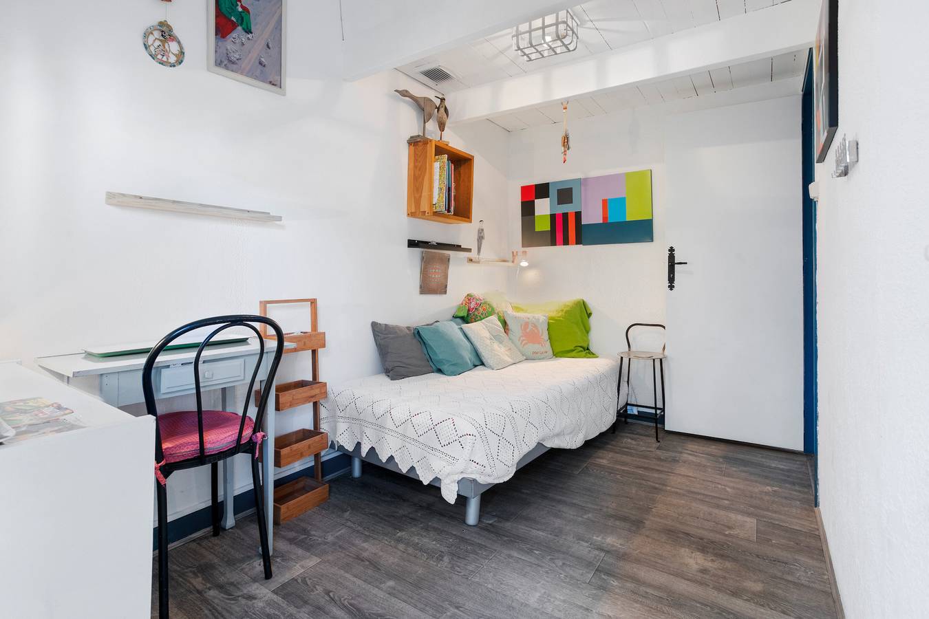 Chambre d’hôtes « Au Jardin Des Couleurs » avec vue sur la montagne, Wi-Fi et climatisation in Pierrefeu-du-Var, Région de Toulon