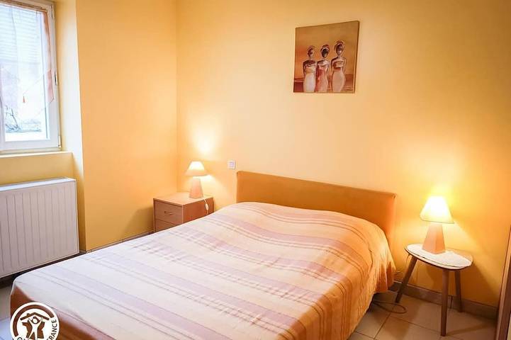 Location de vacances pour 6 personnes, avec jardin à Fajoles - 2