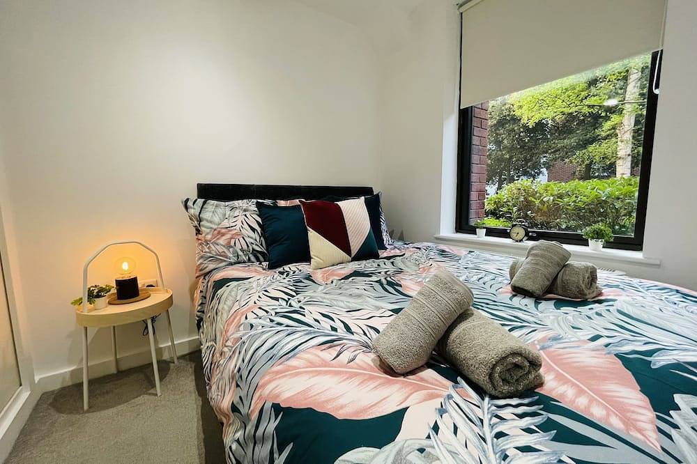Entire apartment, Southernhay Court - by Staytor in Exeter, Devon
