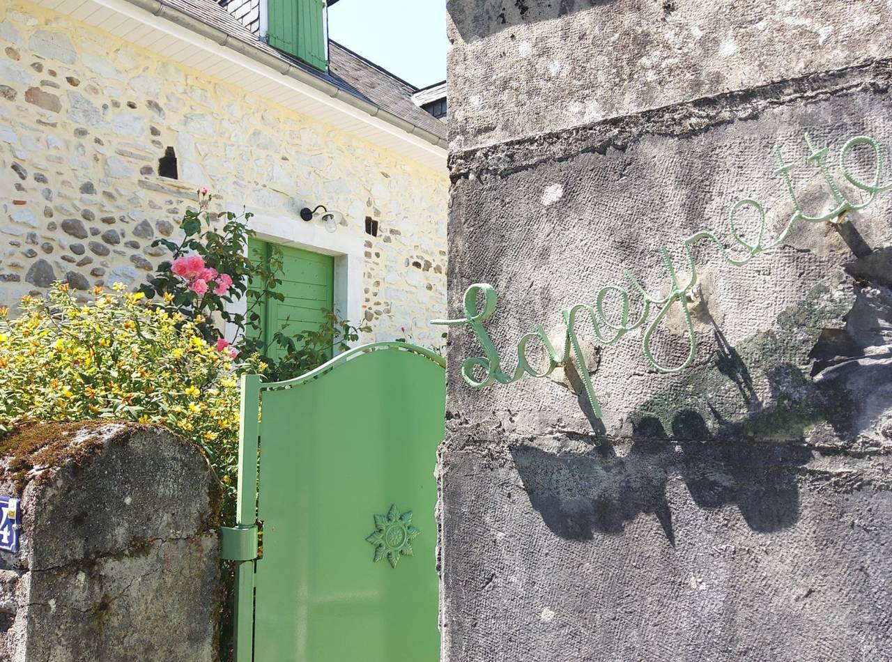 Lapeyrette : maison indépendante avec piscine in Gan, Béarn