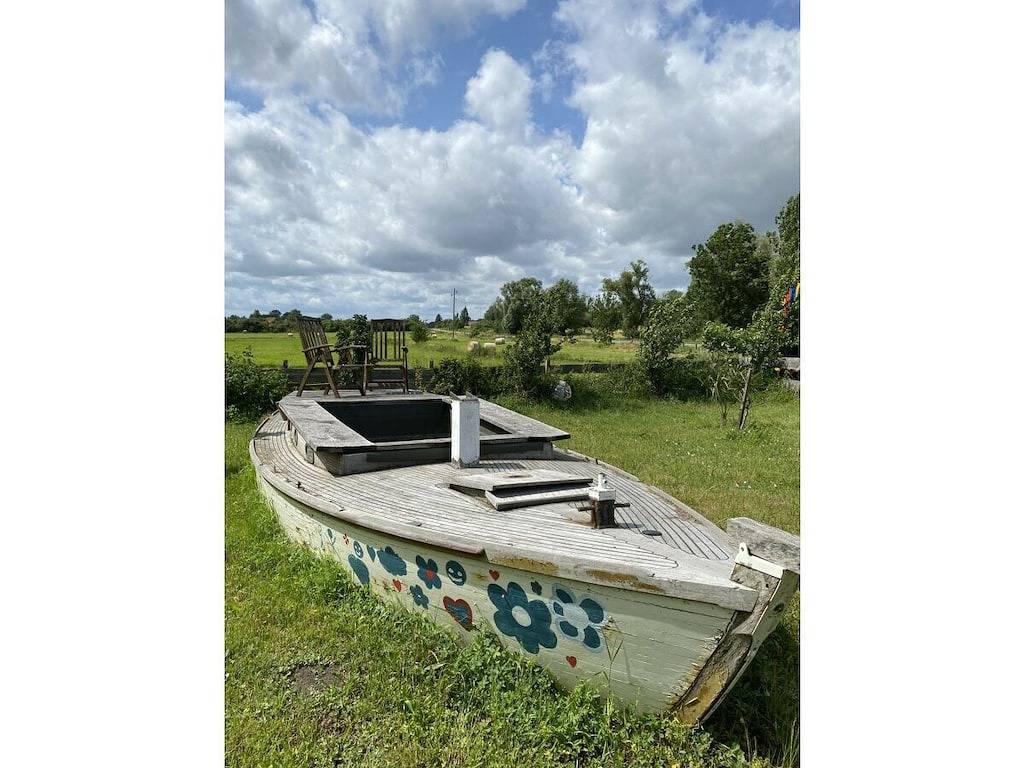 2 mit großem Garten, Spielplatz und Pool in Grabowhöfe, Mecklenburgische Seenplatte