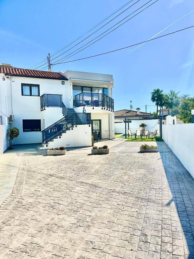 Chalet para 12 personas, con piscina además de vistas y jardín en Alfàs del Pi
