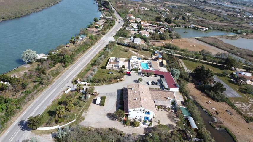 Hôtel pour 2 personnes, avec piscine ainsi que vue et jardin dans Bac du sauvage - 4