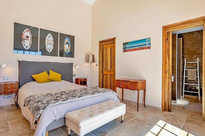 Location de vacances pour 10 personnes, avec jardin et terrasse à Roussas - 2