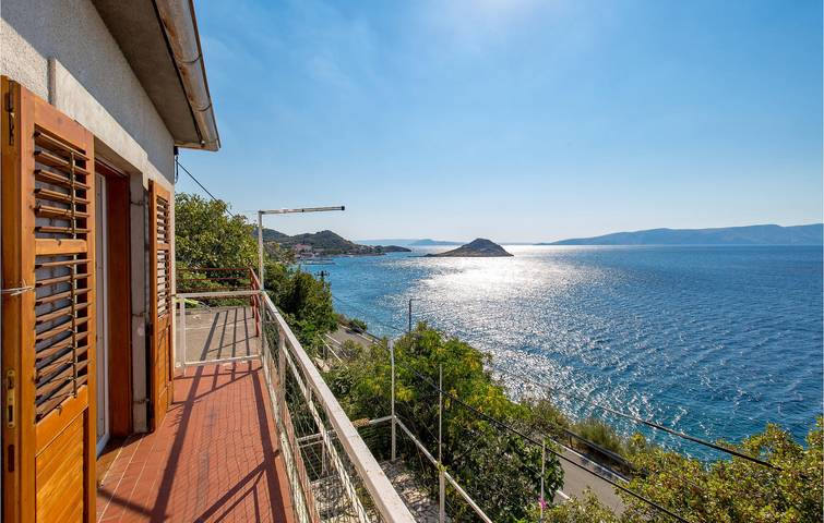 Appartamento intero, Accogliente appartamento con 2 camere da letto e terrazza, a 600 m dalla spiaggia e con parcheggio gratuito in Sveti Juraj, Velebit Nature Park
