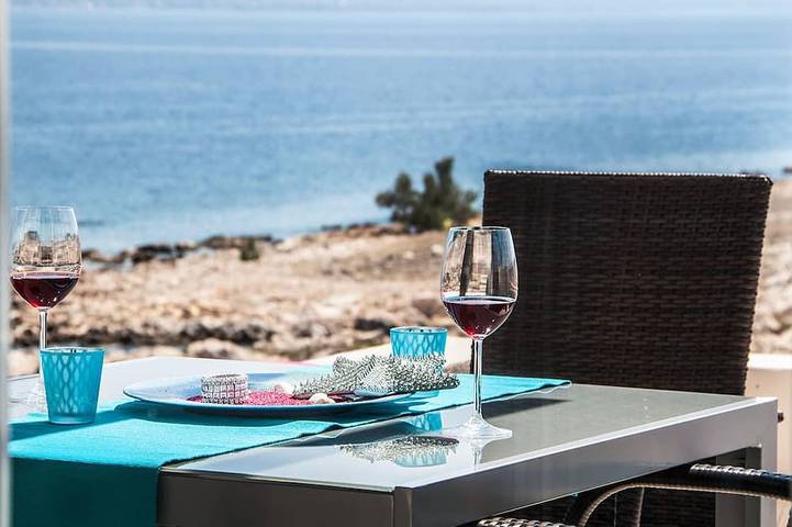 Ferienhaus für 4 Personen, mit Balkon und Garten sowie Pool, mit Haustier in Razanac