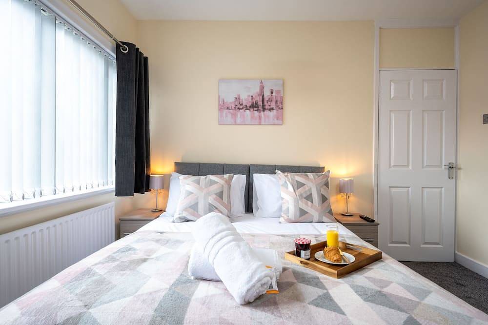 ♥ Elegant house with large garden and outdoor furniture near Nec, Jlr, Solihull in Solihull, Birmingham y alrededores