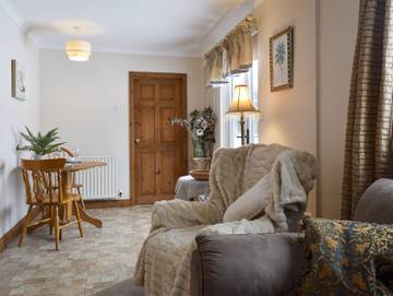 Log Cabin for 2 People in Manton, Rutland, Photo 3