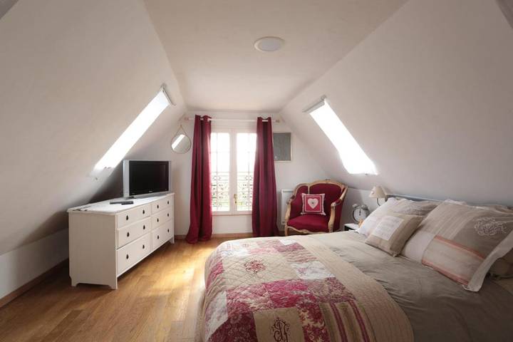 Location de vacances pour 8 personnes, avec Terrasse ainsi que Jardin et Vue à Saint-Gatien-des-Bois - 2