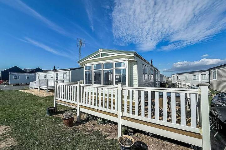 Glamping for 8 people in St Osyth