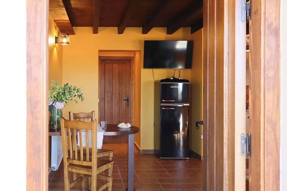Entire apartment, At Casa El Lago - Apartment for 4 to 6 people in a unique setting in Guijo de Coria, Cáceres Region