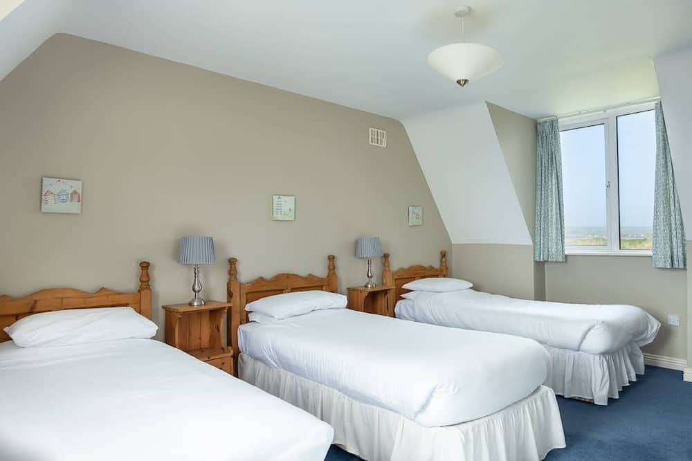 The Links 27, Family Holiday Home 500M walk to Lahinch in Lahinch, County Clare