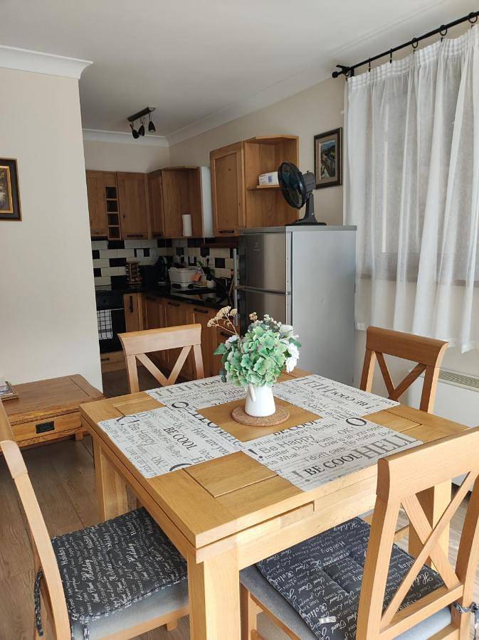 Casa rural para 6 personas, con vistas además de piscina y balcón en Bulgaria
