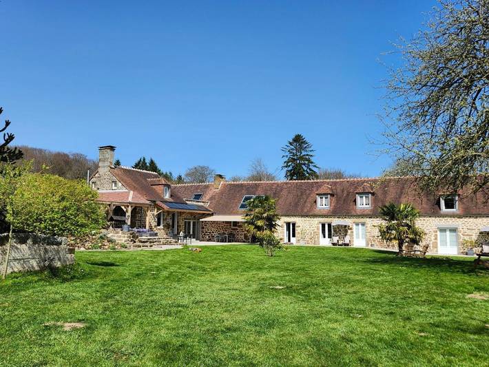Queen Room with Garden View in Magny-le-Désert, Parc naturel régional Normandie-Maine