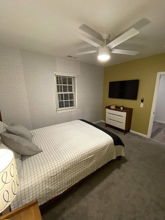 Ganze Wohnung, Huge apartment in Bristol Beautiful Historical home with pool and playground in Bristol (RI), Bristol County