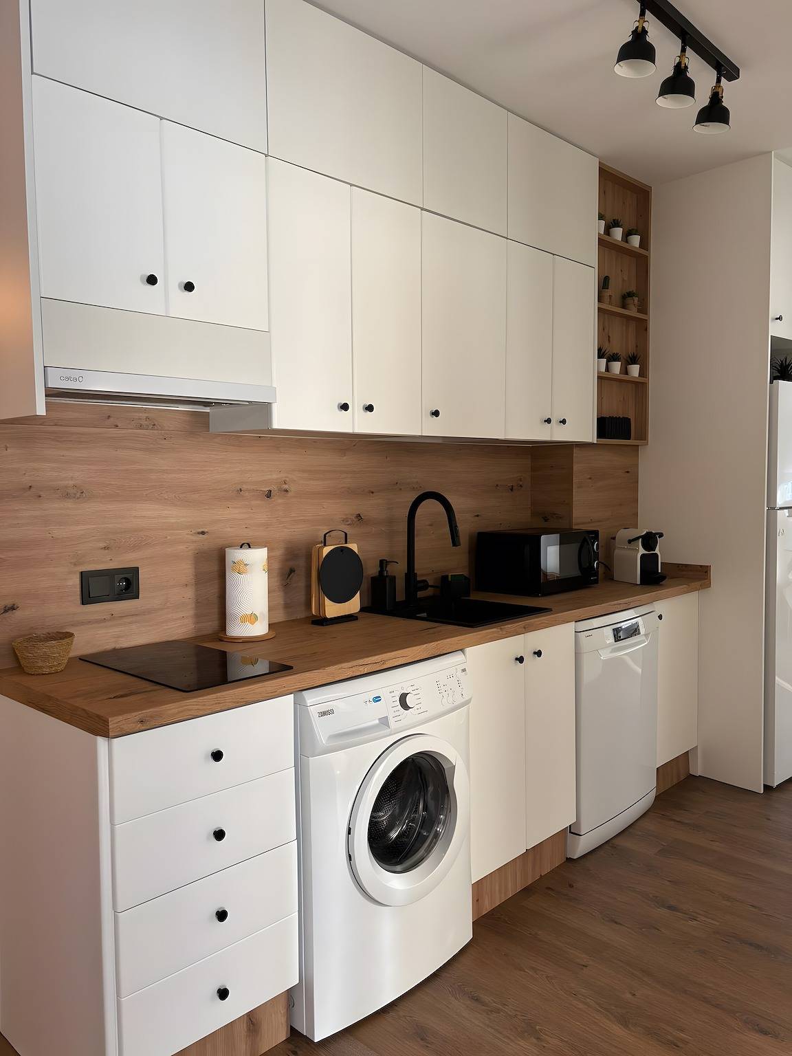 Entire apartment, Apartment 'Byb' with Shared Pool, Wi-Fi and Air Conditioning in La Cala de Mijas, Mijas