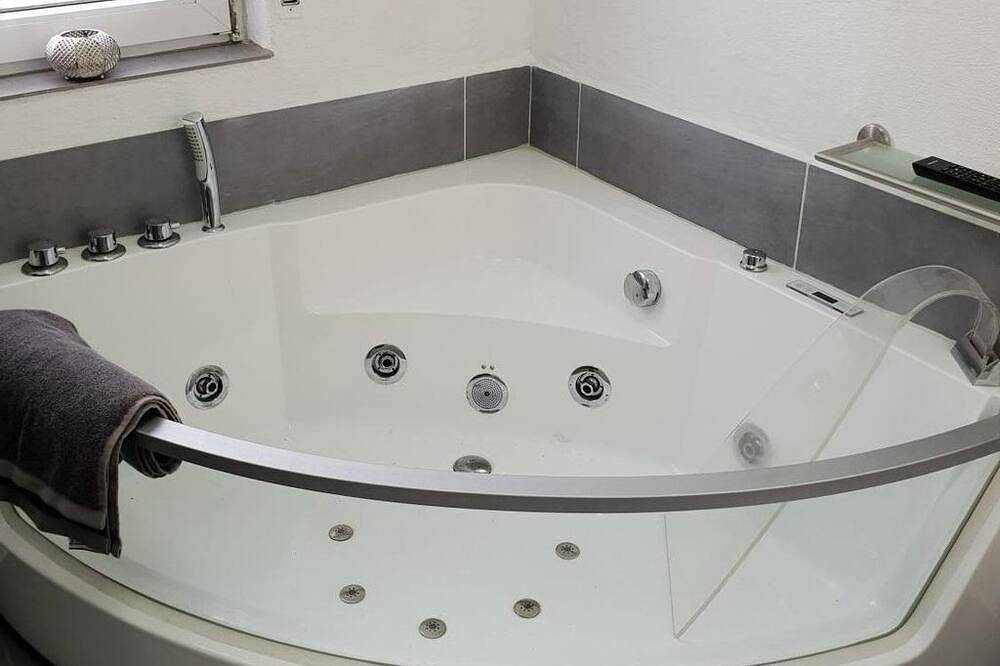 4-Bett-Ferienwohng.Kleiner Onkel, Bad m.Whirlpool - Apartments Lilienhof in Burg Eltz, Münstermaifeld