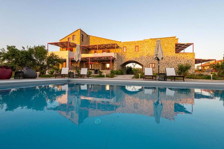 Appart’hôtel pour 2 personnes, avec Balcon et Terrasse ainsi que Jardin et Piscine