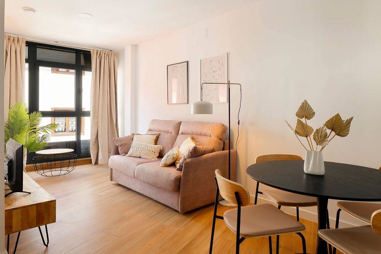 Geheel appartement, Cozy Apartment with Wi-Fi, Dishwasher & Full Kitchen in Oviedo, Cantabrisch Gebergte