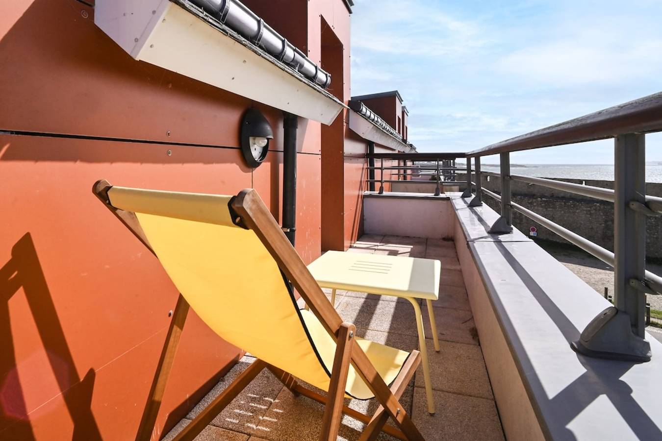Apartamento entero, Balcon ensoleillé et confort moderne – T4 vue mer in Port-Louis, Côte des Mégalithes