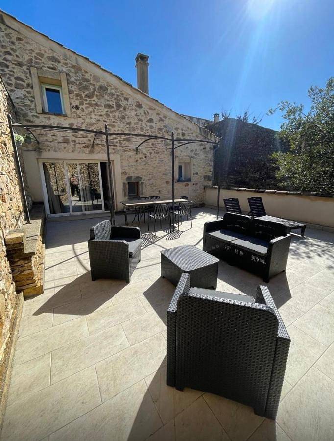 Gîte pour 8 personnes, avec jacuzzi et jardin à Saint-Victor-la-Coste