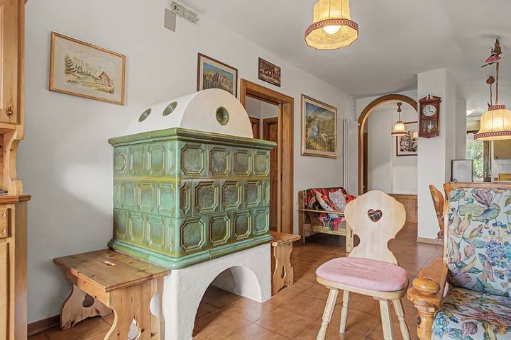 Entire apartment, 'Il Rifugio del Brunone' Apartment with Mountain View, Balcony and Wi-Fi in Valda, Altavalle