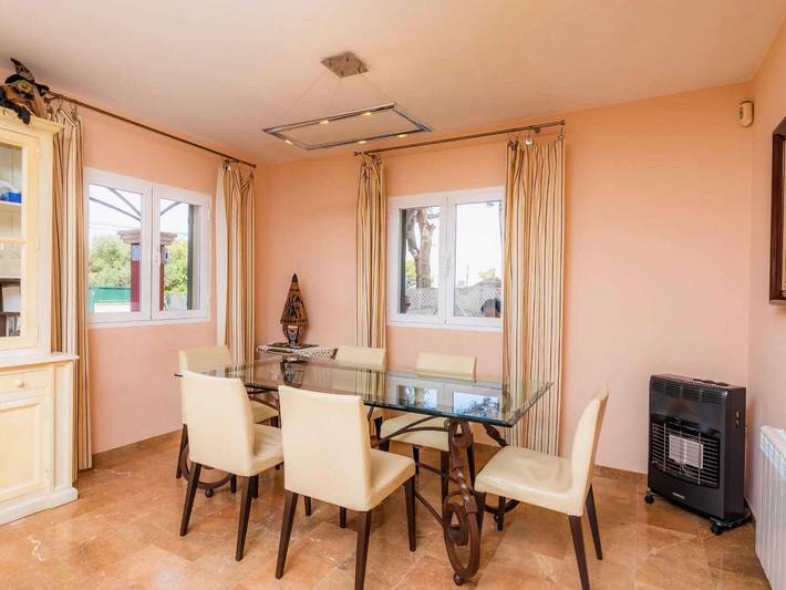 Finca mit Hund für 7 Personen, mit Balkon/Terrasse und Terrasse sowie Pool, kinderfreundlich in Llucmajor - 4