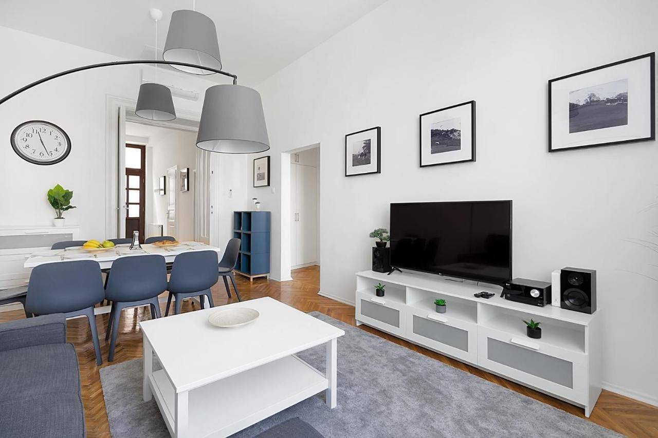 Geheel appartement, Bpr Cosmos Design Suite with A/C in Boedapest, Danube-Ipoly National Park