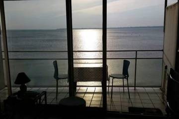Gîte pour 2 personnes, avec balcon dans Plage Sables Blancs