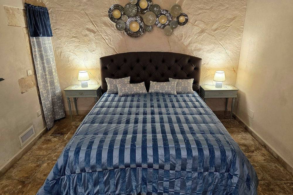 Lwg 17.1 Stone vacation home 2 minutes from the historic center in Martina Franca, Taranto Province