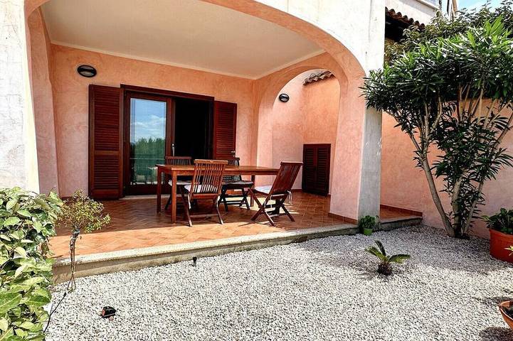 Appartamento per 5 persone, con balcone e giardino, con animali domestici in Murta Maria