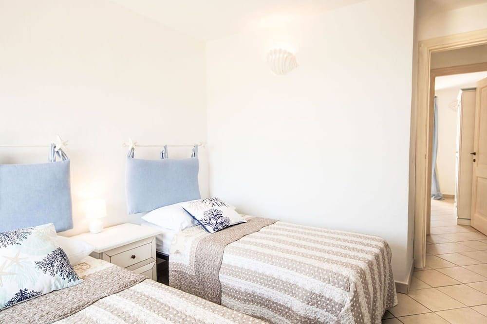 Ganze Wohnung, Schöne Wohnung für 6 Leute mit  W-Lan, Klimaanlage, Tv, Terrasse und Panoramablick in Baja Sardinia, Arzachena