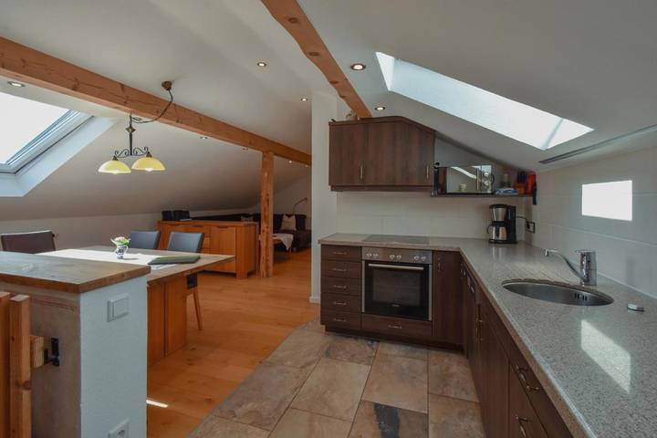 Ferienwohnung für 7 Personen, mit Ausblick und Garten sowie Seeblick, kinderfreundlich in Das Blaue Land - 3