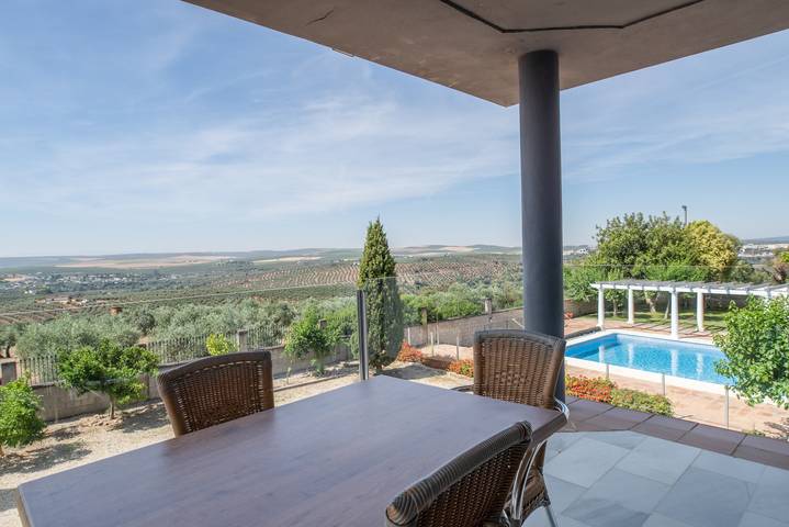 Casa Vacacional 'Los Rosales De La Palmilla' con Piscina Privada, Balcón y Aire Acondicionado in Montoro , Provincia de Córdoba
